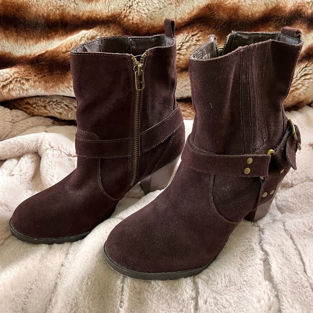 Eddie Bauer Madison Brown Suede Heeled Ankle Booties - 9